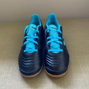 Adidas Men’s Indoor Soccer Shoes Size 7